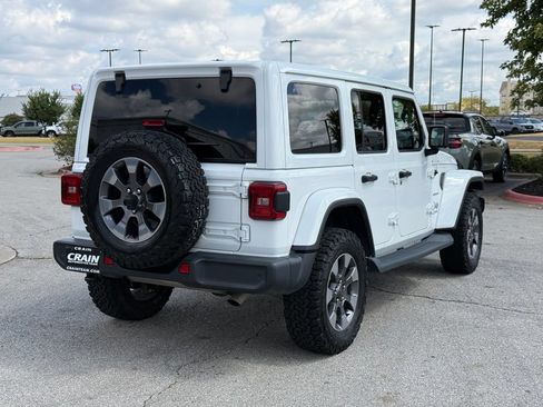 Used 2019 Jeep Wrangler Unlimited Sahara AWD/4WD image 7