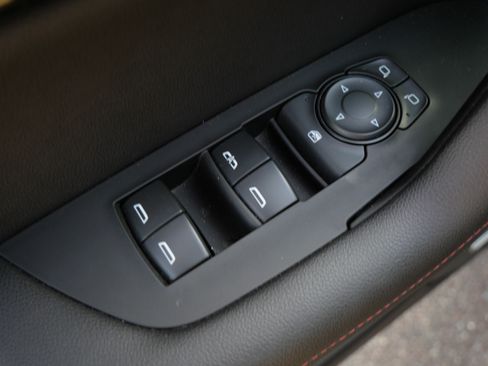 Used 2021 Chevrolet Blazer RS w/ Enhanced Convenience Package AWD/4WD image 23