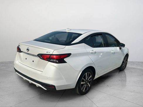 Used 2021 Nissan Versa SV FWD image 13