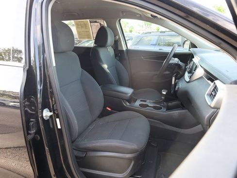 Used 2019 Kia Sorento L FWD image 26