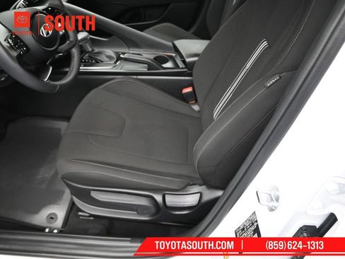 Used 2025 Hyundai Elantra Sport FWD image 26