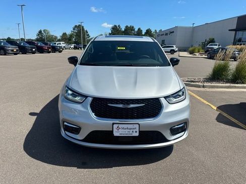 New 2026 Chrysler Pacifica Select FWD image 7
