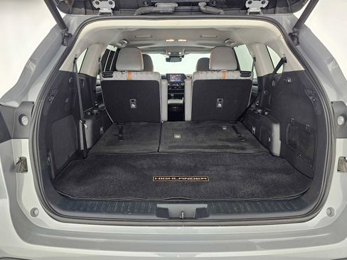 Used 2022 Toyota Highlander Bronze Edition image 16