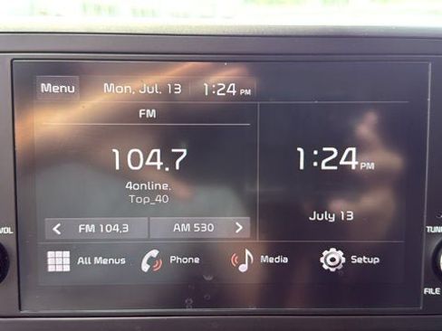 Used 2024 Kia Carnival LX FWD image 19
