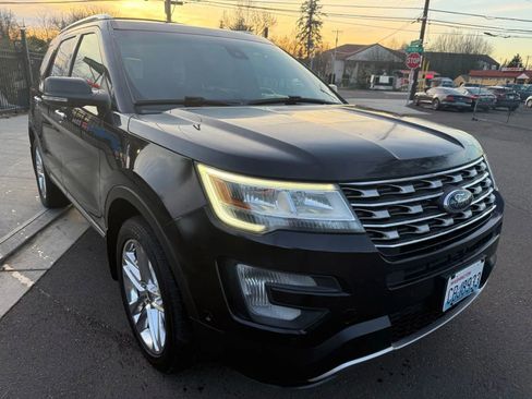 Used 2017 Ford Explorer Limited w/ Equipment Group 301A image 1