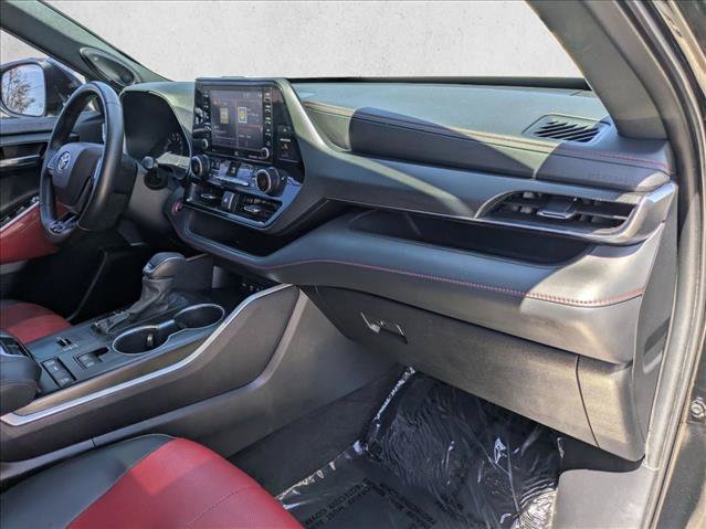 Used 2021 Toyota Highlander XSE FWD image 24