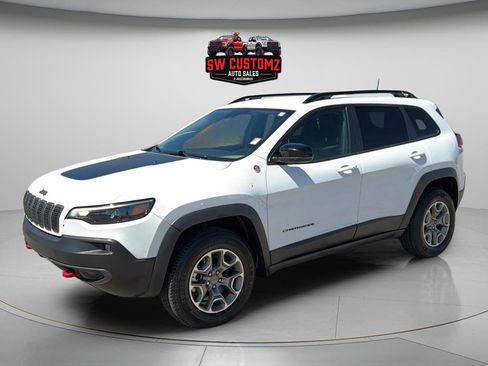 Used 2022 Jeep Cherokee Trailhawk w/ Comfort/Convenience Group AWD/4WD image 3