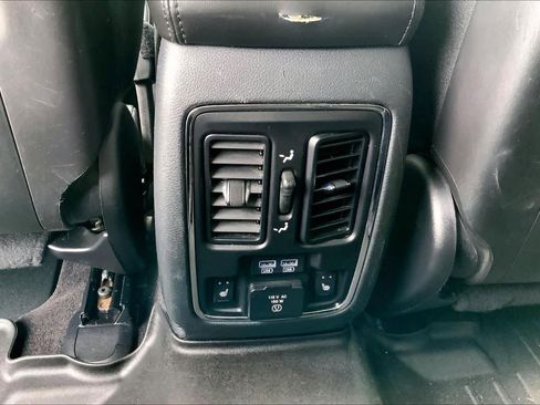 Used 2018 Jeep Grand Cherokee Limited AWD/4WD image 34
