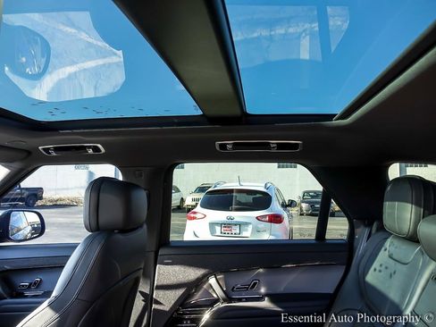 Used 2024 Land Rover Range Rover Sport Dynamic SE image 12