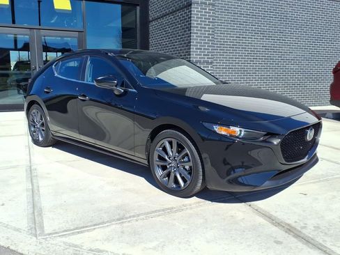 Used 2025 MAZDA MAZDA3 s FWD image 1