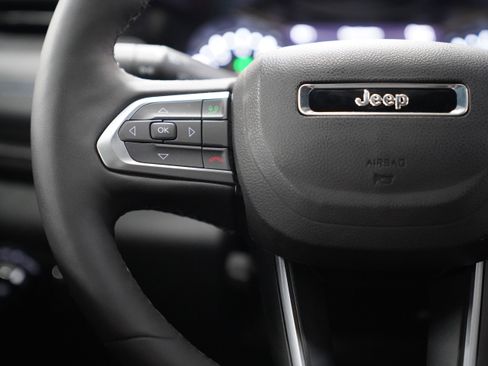 Used 2026 Jeep Compass Limited AWD/4WD image 19