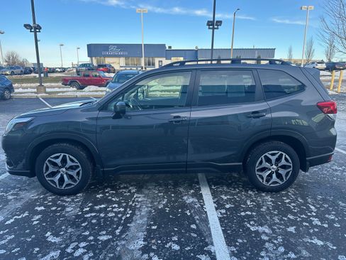 Certified 2023 Subaru Forester Premium image 8