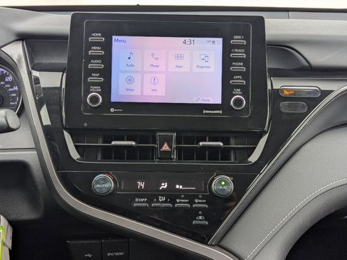 Used 2021 Toyota Camry SE w/ Carpet Mat Package (TMS) image 18