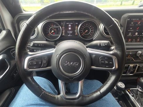 Used 2022 Jeep Gladiator Overland w/ LED Lighting Group AWD/4WD image 33
