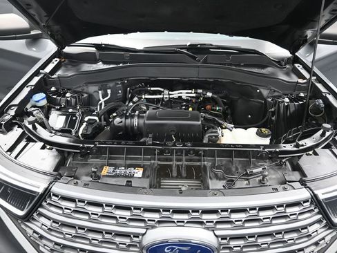 Used 2021 Ford Explorer XLT w/ Equipment Group 202A image 44