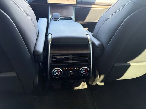 Used 2025 Land Rover Range Rover SE AWD/4WD image 22