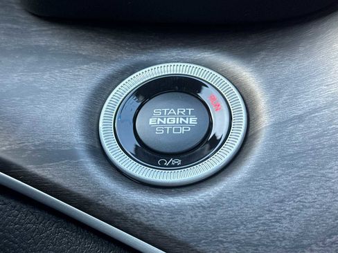 New 2025 Jeep Grand Cherokee L Limited w/ Luxury Tech Group II image 23