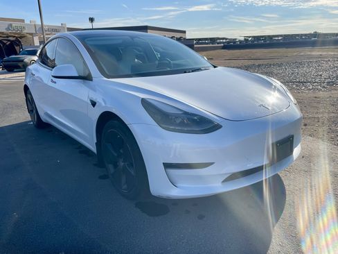 Used 2023 Tesla Model 3 Standard Range RWD image 7