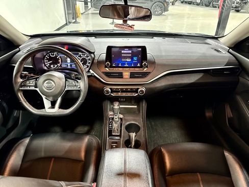 Used 2020 Nissan Altima 2.5 SR w/ Premium Package image 13