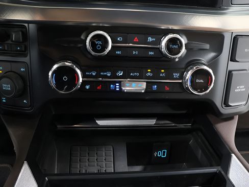 Used 2025 Ford F250 King Ranch AWD/4WD image 11