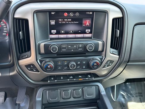 Used 2015 GMC Sierra 2500 Denali w/ Suspension Package, Off-Road AWD/4WD image 25