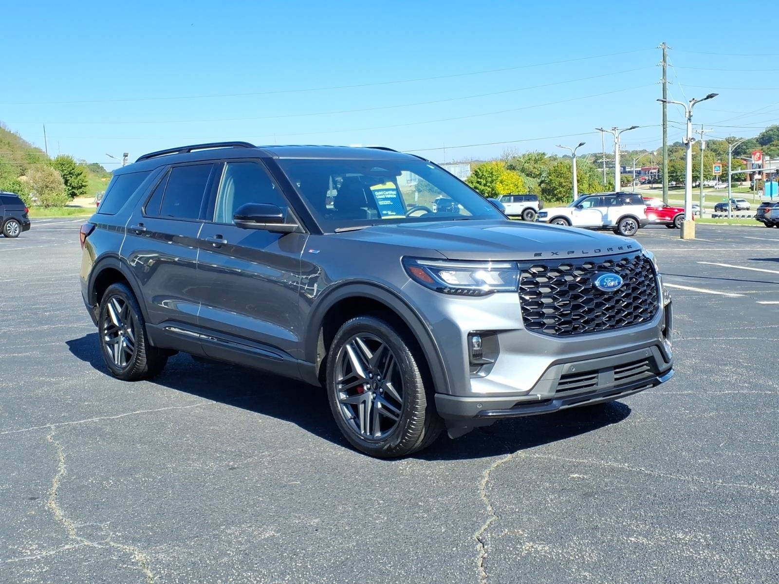 Certified 2025 Ford Explorer ST-Line w/ Premium Package AWD/4WD image 1