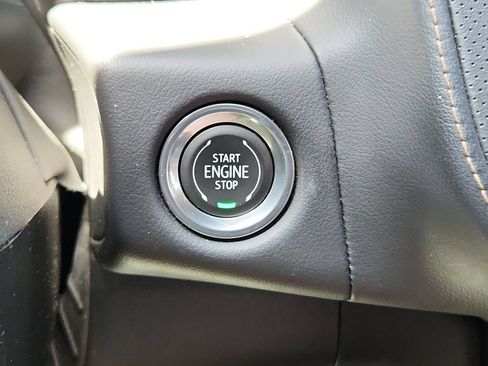 Used 2023 GMC Yukon XL AT4 AWD/4WD image 18