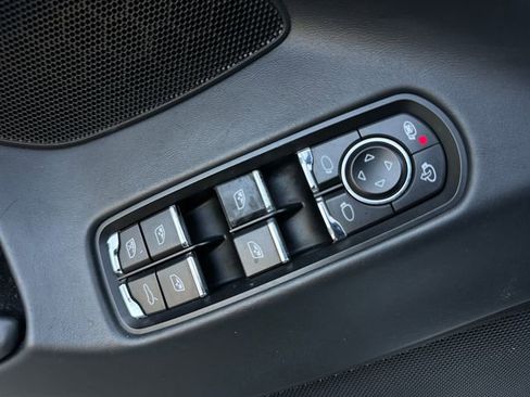 Used 2015 Porsche Panamera 4S image 12