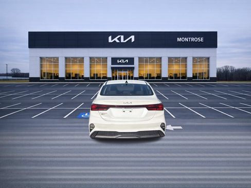 Used 2022 Kia Forte LXS FWD image 7