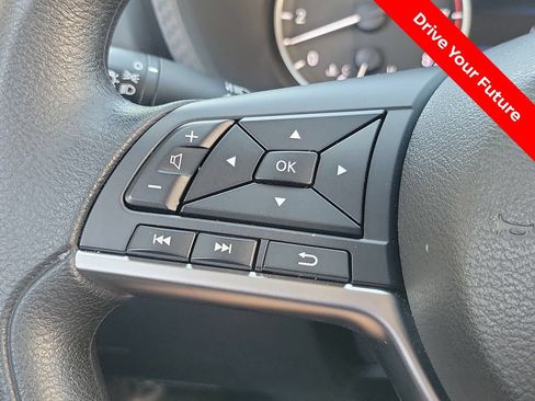 Certified 2025 Nissan Sentra SV FWD image 5