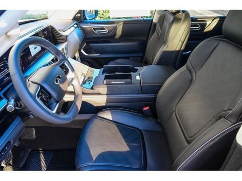 New 2026 INFINITI QX80 Luxe w/ Cargo Package image 18