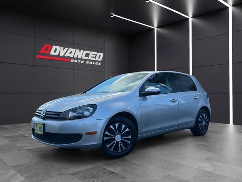 Used 2013 Volkswagen Golf 4-Door FWD image 3