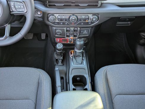 New 2026 Jeep Gladiator Sport image 20