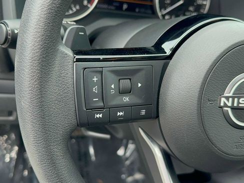 Used 2023 Nissan Rogue SV image 26