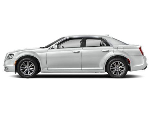 Used 2023 Chrysler 300 S RWD image 3