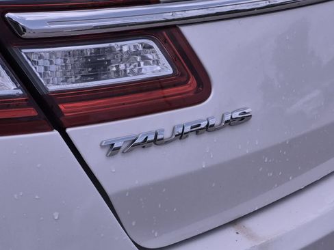 Used 2015 Ford Taurus SEL w/ Equipment Group 201A AWD/4WD image 13