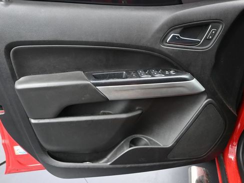Used 2019 Chevrolet Colorado LT RWD image 11