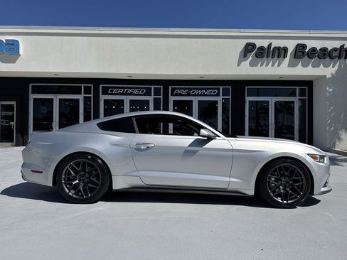 Used 2016 Ford Mustang Coupe RWD image 23