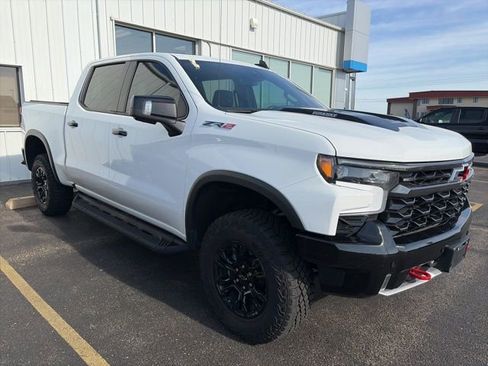 Used 2025 Chevrolet Silverado 1500 ZR2 w/ Technology Package AWD/4WD image 1