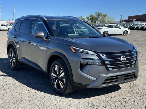 Certified 2026 Nissan Rogue SL image 4