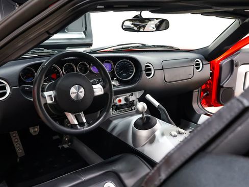 Used 2006 Ford GT RWD image 29