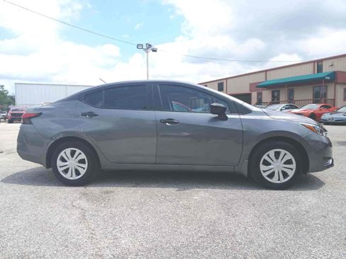 Used 2025 Nissan Versa S w/ Trunk Package image 4