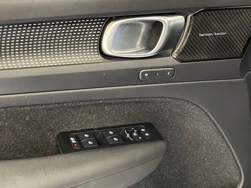 Used 2021 Volvo XC40 T5 R-Design w/ Advanced Package image 13