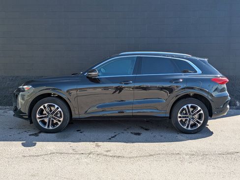 Used 2025 Audi Q5 Premium w/ Convenience Package AWD/4WD image 9