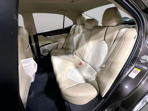 Certified 2018 Toyota Camry XLE w/ Audio Package FWD image 21