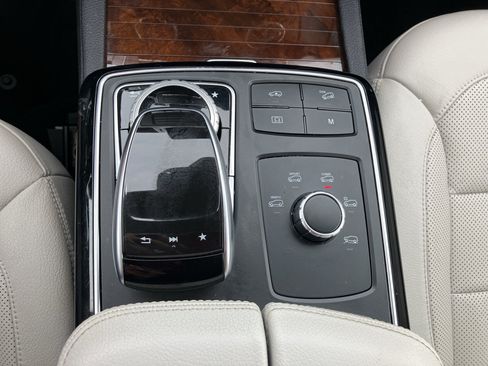 Used 2017 Mercedes-Benz GLS 450 4MATIC image 22