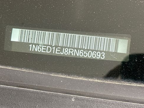 Used 2024 Nissan Frontier SV w/ SV Convenience Package RWD image 12