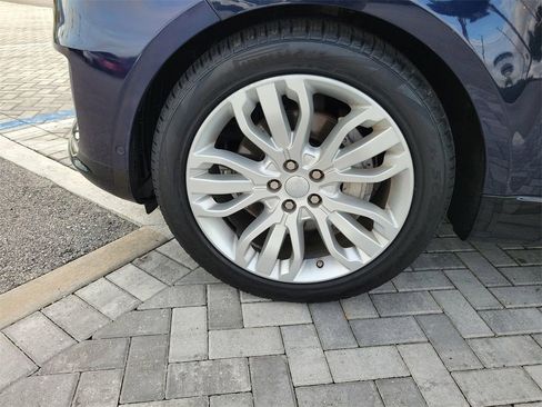 Used 2019 Land Rover Range Rover Sport HSE image 13