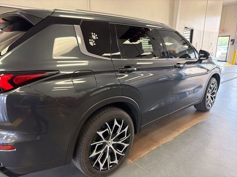 Used 2024 Mitsubishi Outlander SE Black Edition AWD/4WD image 6