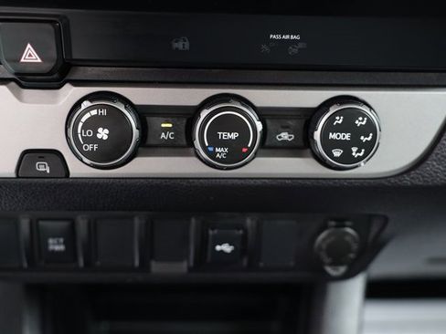 Used 2022 Toyota Tacoma SR image 25